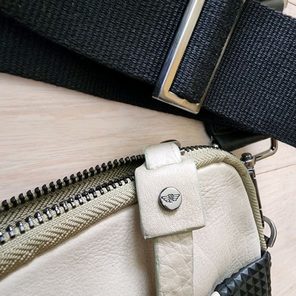 Modern The Police Genuine Leather w/Tech Trim Cross Body Bag Designed in Italy - Picture 9 of 14
